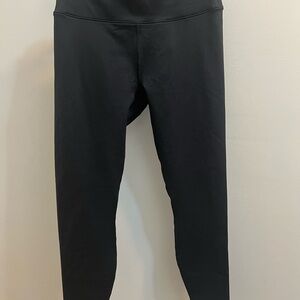 Fabletics Black Boost High Waisted  Leggings Size Medium 7/8 NWT